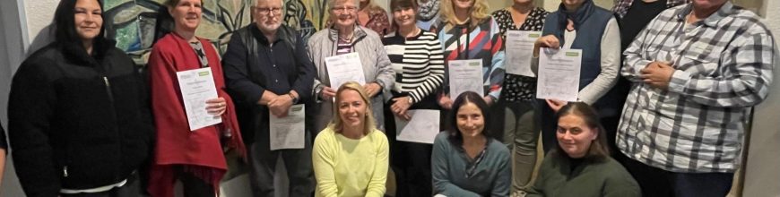 Pflegekurs erfolgreich beendet – 15 pflegende Angehörige erfolgreich in Pflegeprozessen unterwiesen